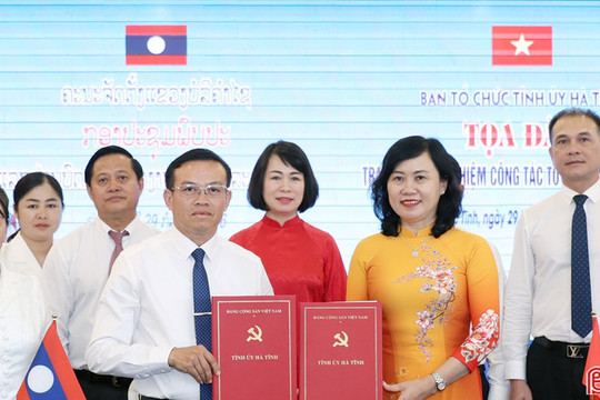 Hà Tĩnh và Bolikhămxay trao đổi kinh nghiệm trong công tác xây dựng Đảng