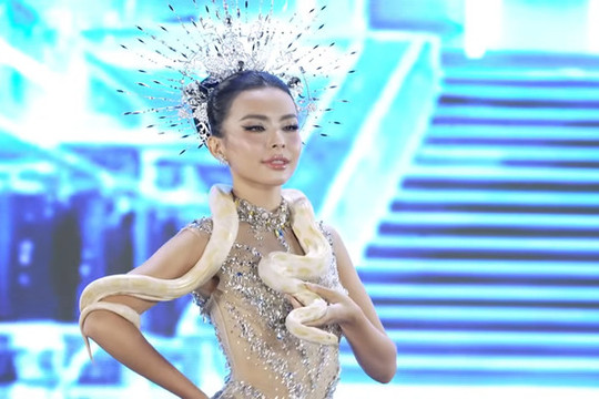 Miss Grand Vietnam 2026: Mai Bảo Hân gây chú ý với trăn tại đêm bán kết