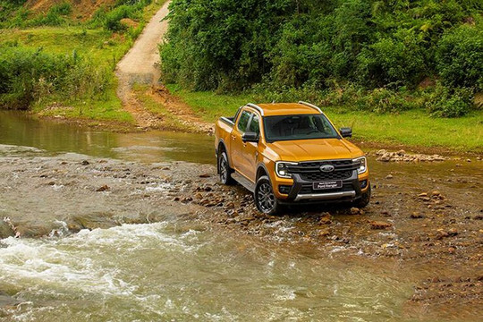 Ford Ranger 2026: Chi tiết giá lăn bánh, thông số kỹ thuật và đánh giá vận hành