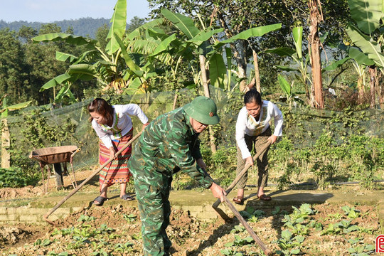 Sát cánh cùng người dân vùng biên thoát nghèo