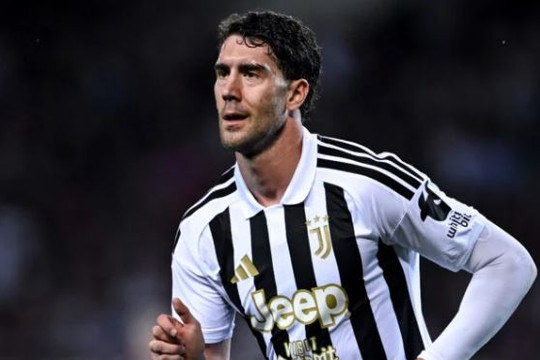 Dusan Vlahovic và Benjamin Sesko: Chìa khóa chiến thuật của Michael Carrick tại MU