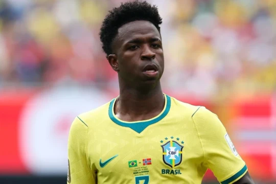 Real Madrid sẵn sàng bán Vinicius Jr, Inter Milan ra giá mua Curtis Jones