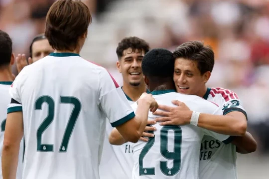 Endrick tỏa sáng cùng mảng miếng chiến thuật của Mourinho, Real Madrid hòa Fiorentina 2-2