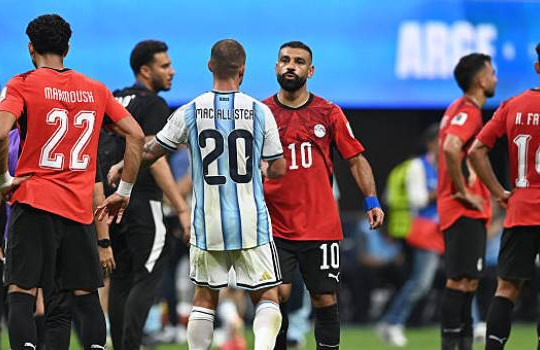 Chuyển nhượng 2/8: Trabzonspor tăng tốc vụ Mohamed Salah, Man City nhắm Pedro Neto 70 triệu bảng