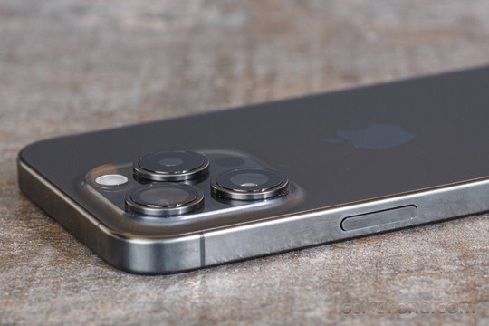 Sức hút của iPhone 15 Pro: Mẫu iPhone khung Titan giá tốt nhất với Apple Intelligence