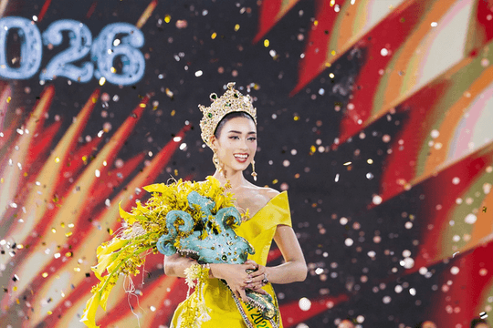 Emoura Phạm đăng quang Miss Grand Vietnam 2026 trong sự kỳ vọng của 5.000 khán giả