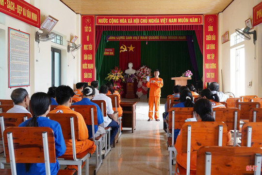 Ứng dụng EVN CSKH - hỗ trợ phát hiện thất thoát điện