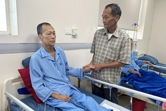 Vòng tay nhân ái: Hoàn cảnh éo le của người đàn ông làm thiện nguyện