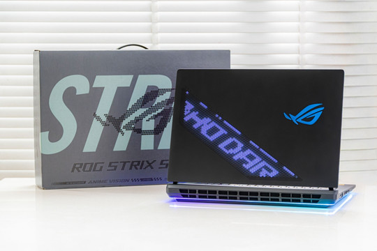 Chi tiết ASUS ROG Strix SCAR 18 2026: Sức mạnh 320W và màn hình Mini-LED 4K 240Hz