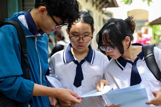 Yêu cầu Bộ Giáo dục và Đào tạo rà soát học phí đại học