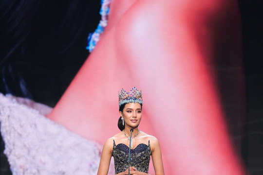 Đương kim Miss World Opal Suchata lên tiếng sau vụ xả súng học đường ở Thái Lan