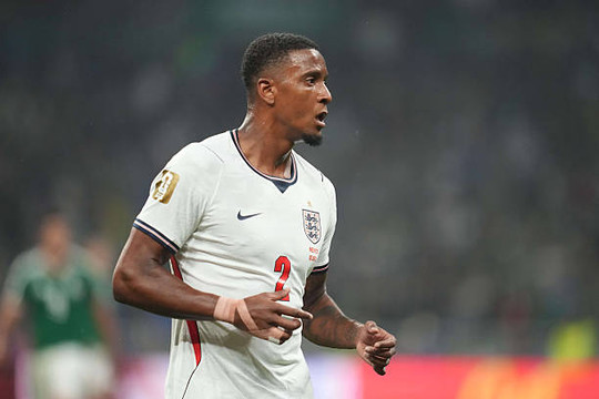 Arsenal cần kích hoạt bom tấn Ezri Konsa để giải bài toán hàng thủ khẩn cấp