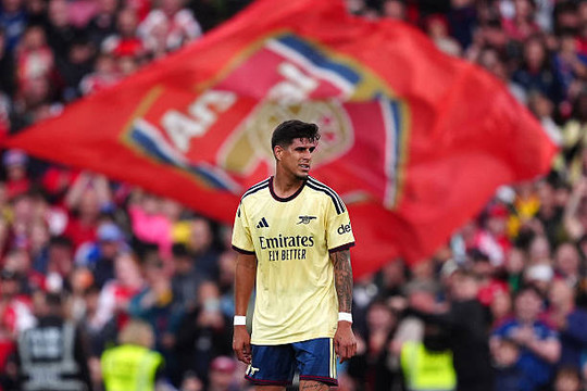 Saliba dính chấn thương lưng: Cơ hội để Hincapie chứng tỏ giá trị tại Arsenal