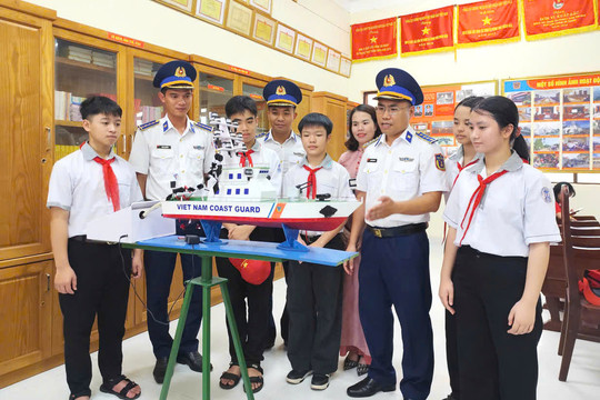 Chắp cánh tình yêu biển, đảo quê hương