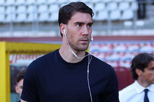 Barcelona nhắm 3 tiền đạo chất lượng thay Julian Alvarez để kế thừa Lewandowski tại Camp Nou