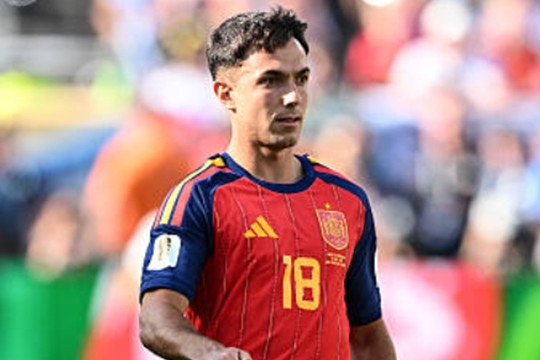Real Madrid nhắm Martin Zubimendi của Arsenal nhằm thế chỗ Rodri vừa gia nhập Barcelona