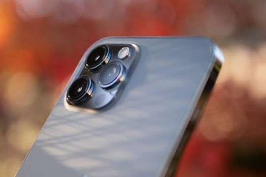 So sánh chi tiết iPhone 12 Pro Max, 14 Plus và 16e tầm giá 8 đến 10 triệu đồng