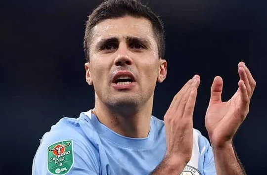 Barcelona sẵn sàng chi 70 triệu euro để chốt hạ thương vụ chiêu mộ Rodri từ Manchester City