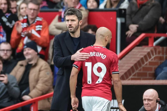 HLV Michael Carrick giải phóng Amad Diallo, kích hoạt hỏa lực Mbeumo cho Manchester United