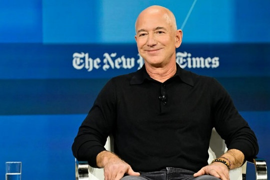 Tỷ phú Jeff Bezos chuẩn bị rót 1,5 tỷ bảng giúp Liverpool tự tin nổ bom tấn chuyển nhượng