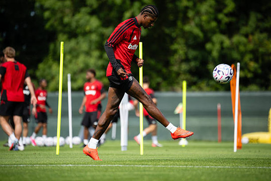 Manchester United nên trao cơ hội cuối cho Marcus Rashford sau mùa giải ấn tượng tại Barcelona