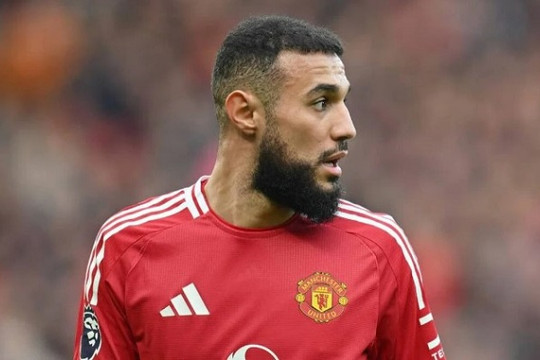 Noussair Mazraoui hé lộ triết lý chiến thắng của HLV Michael Carrick tại Manchester United