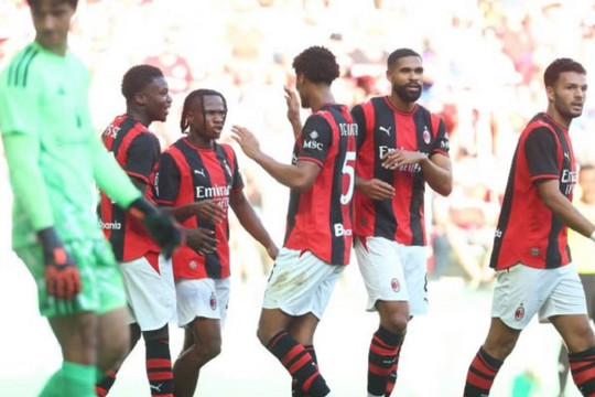 Thua AC Milan 2-4 trong trận giao hữu tại Ba Lan, Manchester United bộc lộ nhiều lỗ hổng
