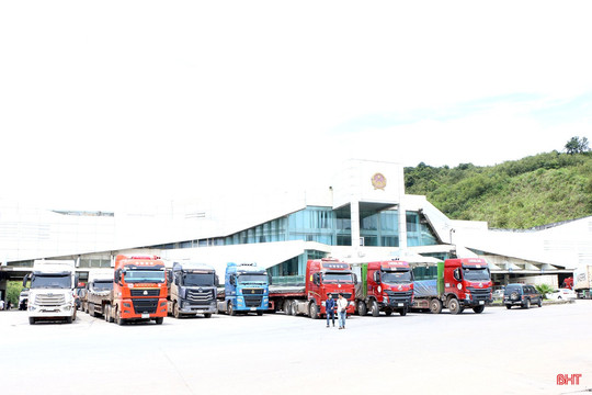 Tăng tốc thu ngân sách từ hoạt động xuất nhập khẩu