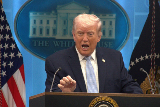Quân đội Iran phản ứng trước việc ông Trump nói sẽ biến eo biển Hormuz thành 'lãnh thổ Mỹ'