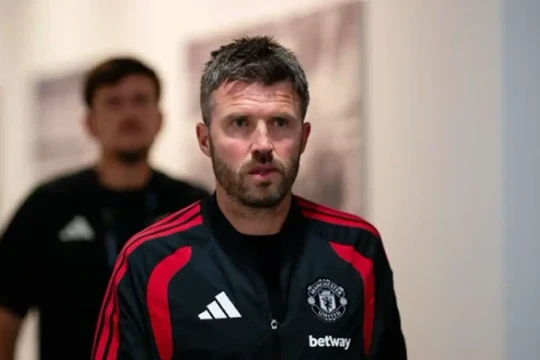 Vì sao Manchester United sẵn sàng chi 300 triệu bảng nhưng vẫn giữ kỷ luật tài chính hè này?