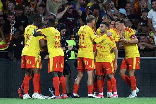 Lens quật ngã PSG 1-0 trong trận tranh Siêu cúp Pháp kịch tính nhờ bàn thắng duy nhất của Thauvin