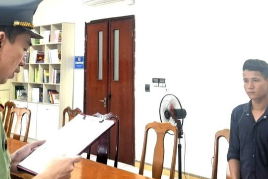 Nhặt súng ở nghĩa trang mang về bắn chim, nam thanh niên bị khởi tố
