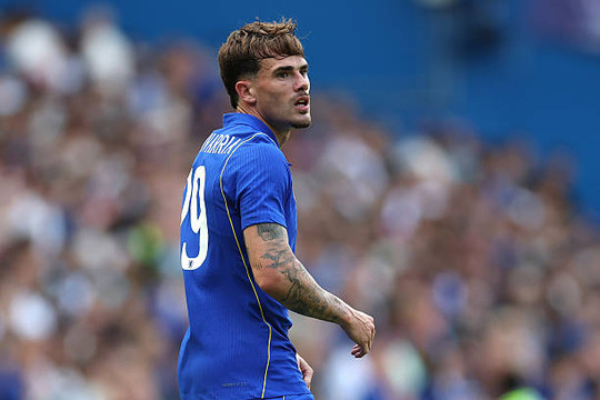 Pep Chavarria gia nhập Chelsea: Mảnh ghép chiến thuật âm thầm tuyệt vời của HLV Xabi Alonso