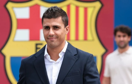 Barcelona nẫng tay trên Real Madrid để chiêu mộ Rodri với giá 76,5 triệu Euro từ Man City