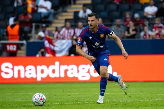 Michael Carrick bảo vệ Mason Mount sai cách khiến tiền vệ Manchester United chịu áp lực