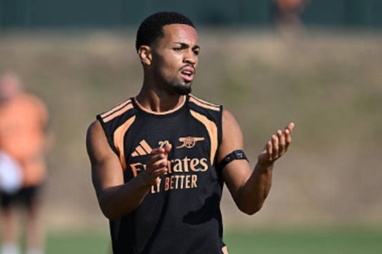 Newcastle thương thảo mượn Ethan Nwaneri: Arsenal kiên quyết giữ chân tài năng 19 tuổi