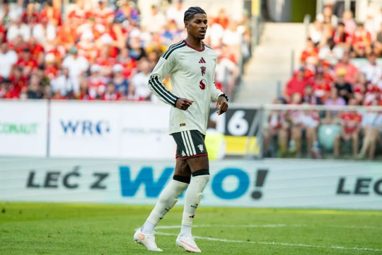 Marcus Rashford gửi lời cảm ơn Jamie Carragher khi cựu danh thủ bảo vệ anh trước truyền thông