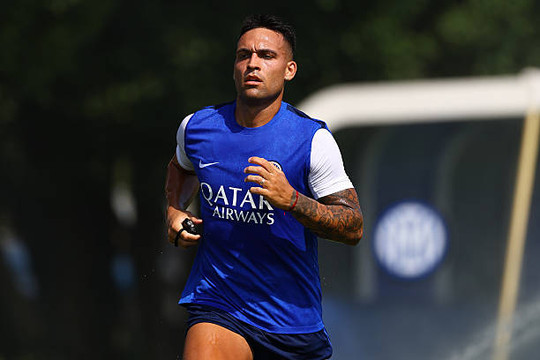 Barcelona chuẩn bị ngân sách lớn quyết chiêu mộ Lautaro Martinez sau khi hụt Julian Alvarez