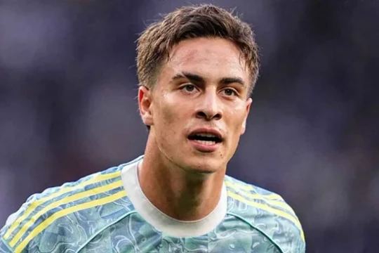 Arsenal sẵn sàng vung 86 triệu bảng mua Kenan Yildiz từ Juventus sau khi hụt Alvarez