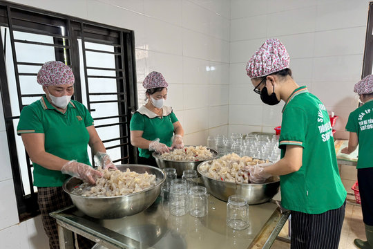 Vì sao sứa ép bãi ngang Thạch Hà hấp dẫn thực khách?