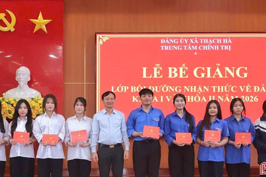 Những lá đơn của cán bộ quản lý xin trở lại bục giảng ở Hà Tĩnh