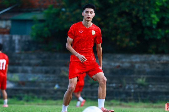 Trung vệ 18 tuổi được Hồng Lĩnh Hà Tĩnh đăng ký thi đấu V.League