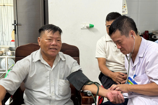Hà Tĩnh - Khám sức khoẻ định kỳ, nâng cao chất lượng dân số