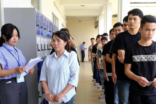 Lao động hết hợp đồng không về nước bị phạt 100 triệu đồng