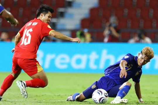 Tuyển Việt Nam thắng Thái Lan 2-0 trên sân khách
