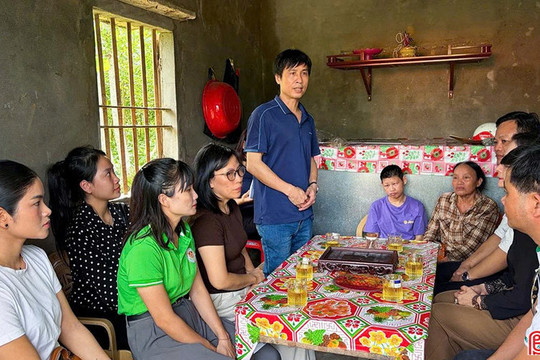 Chương trình Vòng tay nhân ái BHT trao hơn 223 triệu đồng cho 3 hoàn cảnh khó khăn