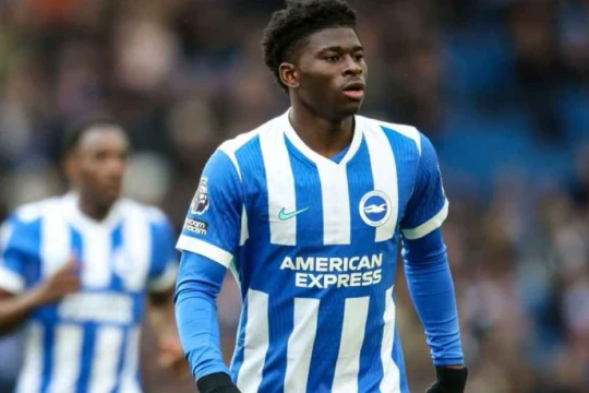 Man United hoàn tất thỏa thuận chiêu mộ Carlos Baleba từ Brighton với mức phí 70 triệu bảng