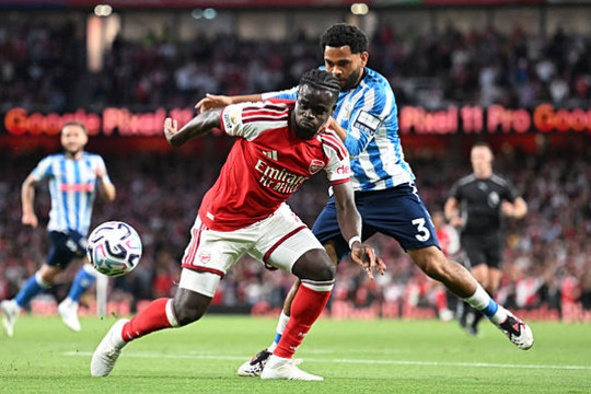 Arsenal phô diễn sức mạnh hủy diệt trước Coventry City trong ngày ra quân Ngoại hạng Anh