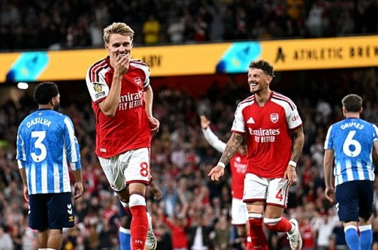 Arsenal vùi dập Coventry 3-0 ngày ra quân Ngoại hạng Anh: Đẳng cấp và sự trở lại của Odegaard