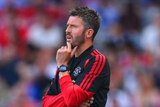 Michael Carrick khẳng định Man United chuyển nhượng thông minh và hiệu quả hơn đối thủ